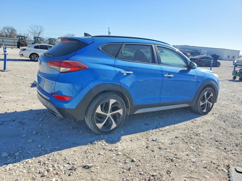 Фото 3 - HYUNDAI TUCSON