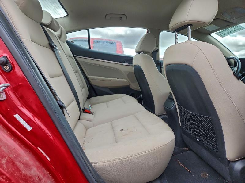 Фото 10 - HYUNDAI ELANTRA