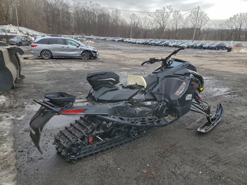 SKI-DOO SNOWMOBILE 2025