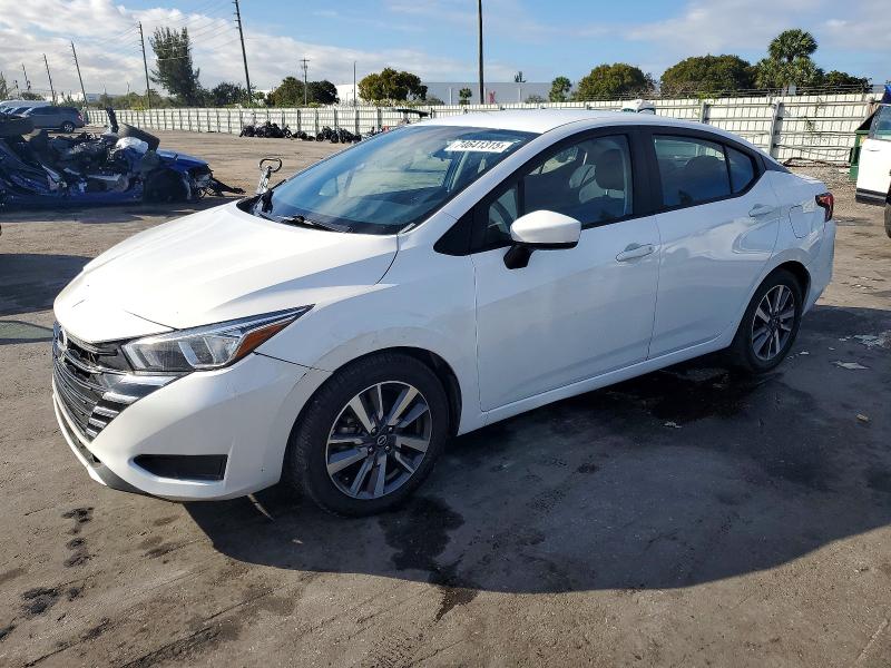 Фото 1 - NISSAN VERSA