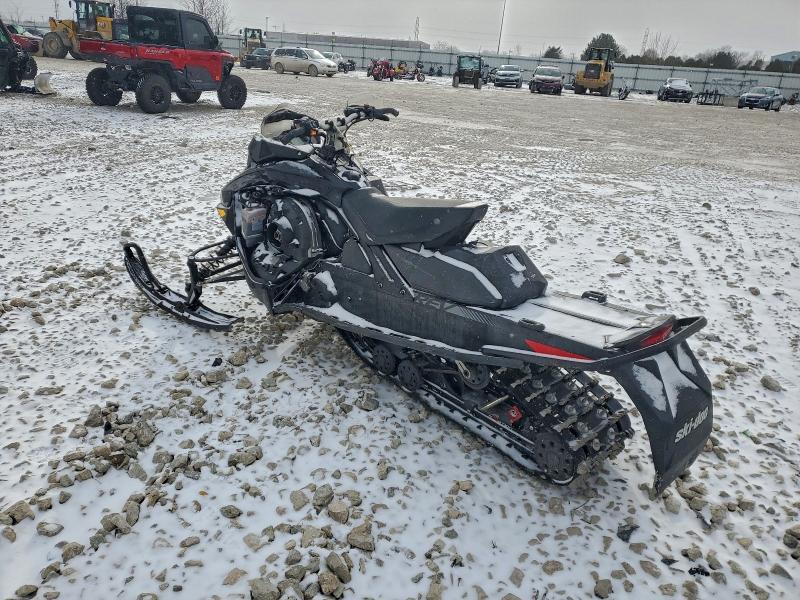 SKI-DOO SUMMIT X85 2019