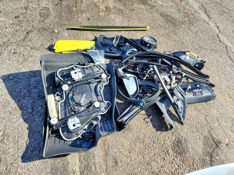 Фото 12 - TESLA MODEL 3