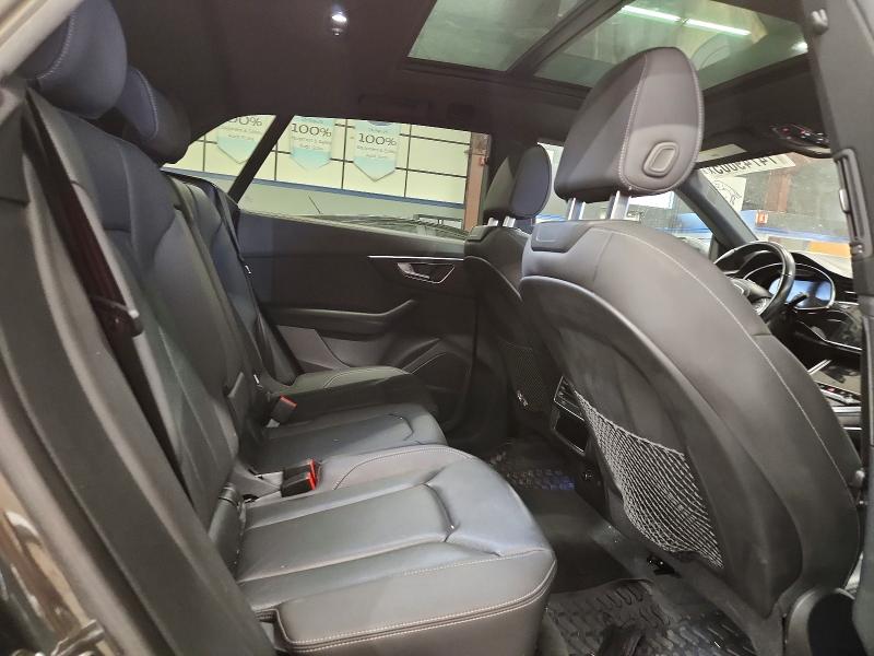 Фото 11 - AUDI Q8