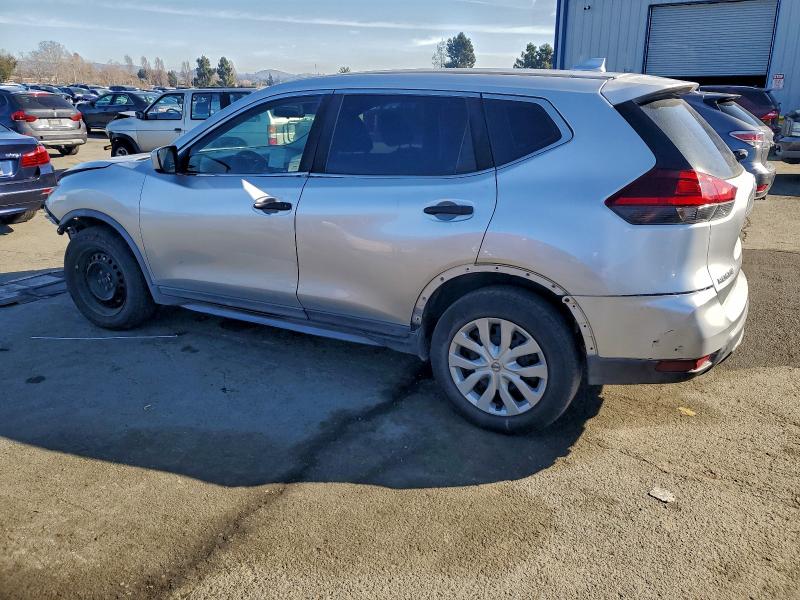 Фото 2 - NISSAN ROGUE