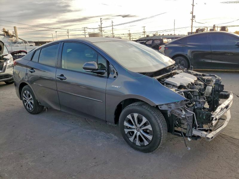 Фото 4 - TOYOTA PRIUS