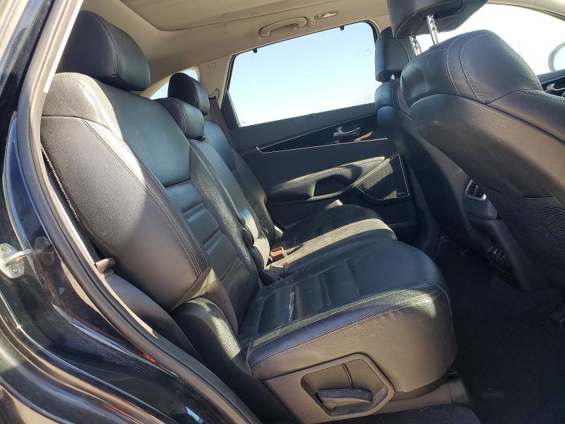 Фото 11 - KIA SORENTO