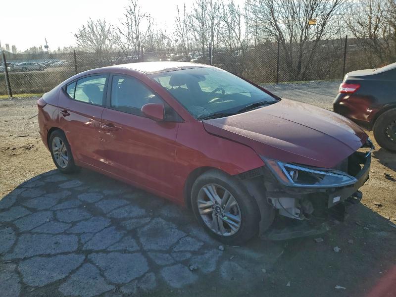 Фото 4 - HYUNDAI ELANTRA