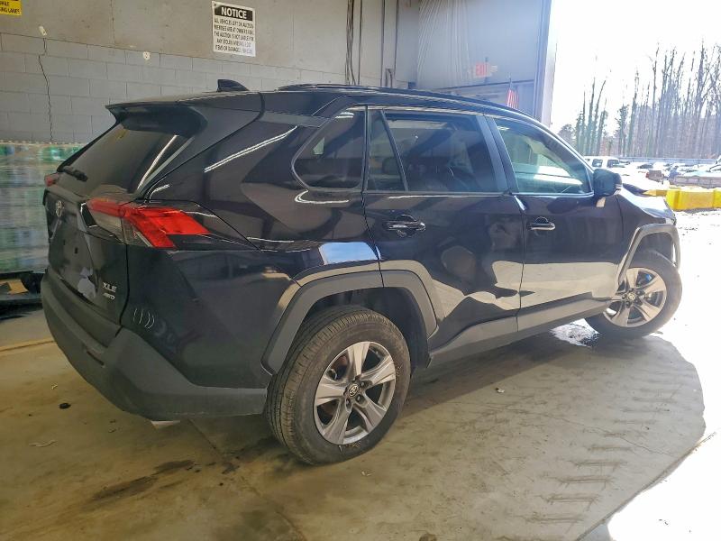 Фото 3 - TOYOTA RAV4