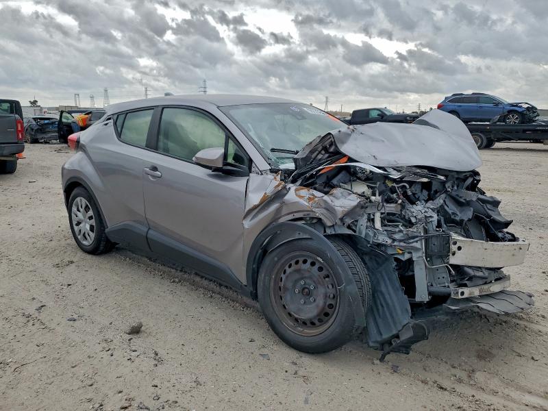 Фото 4 - TOYOTA C-HR