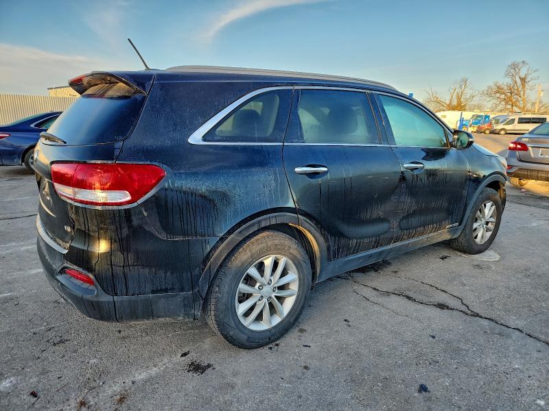 Фото 3 - KIA SORENTO
