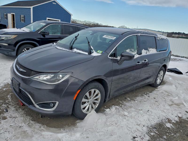 Фото 1 - CHRYSLER PACIFICA