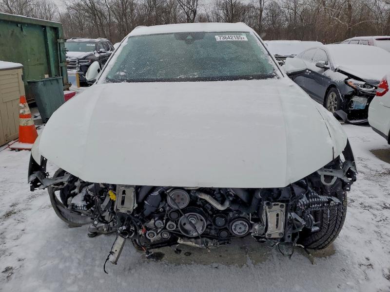 Фото 5 - AUDI Q8