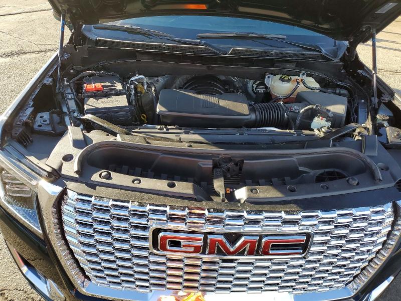 Фото 12 - GMC YUKON