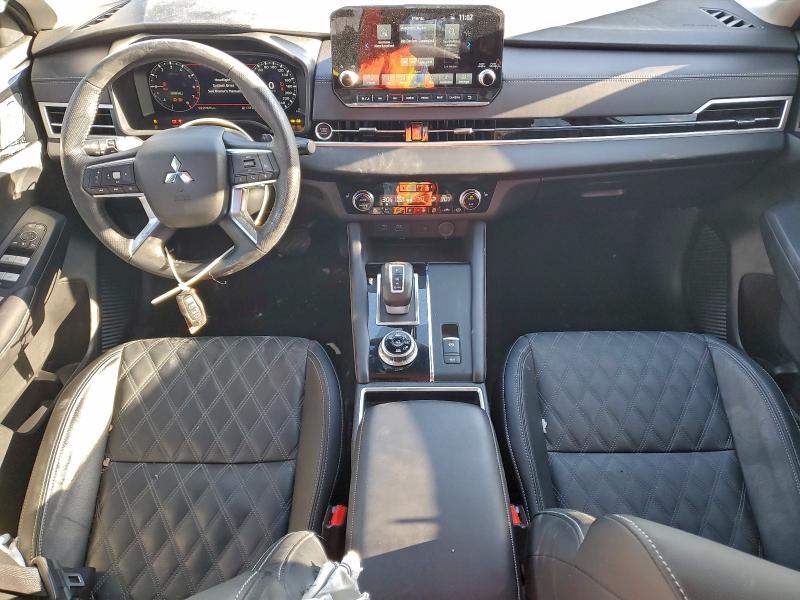 Фото 8 - MITSUBISHI OUTLANDER