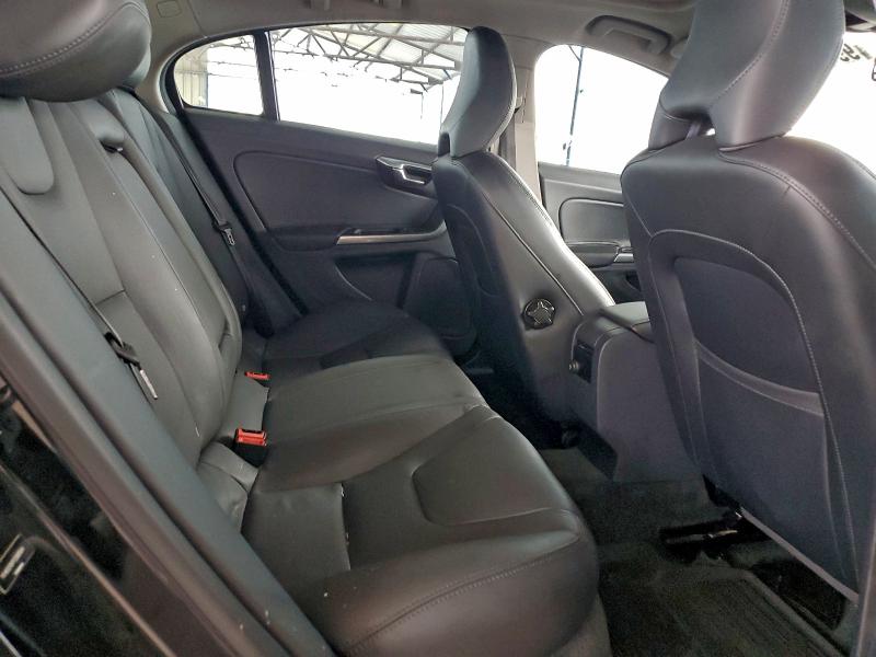 Фото 10 - VOLVO S60