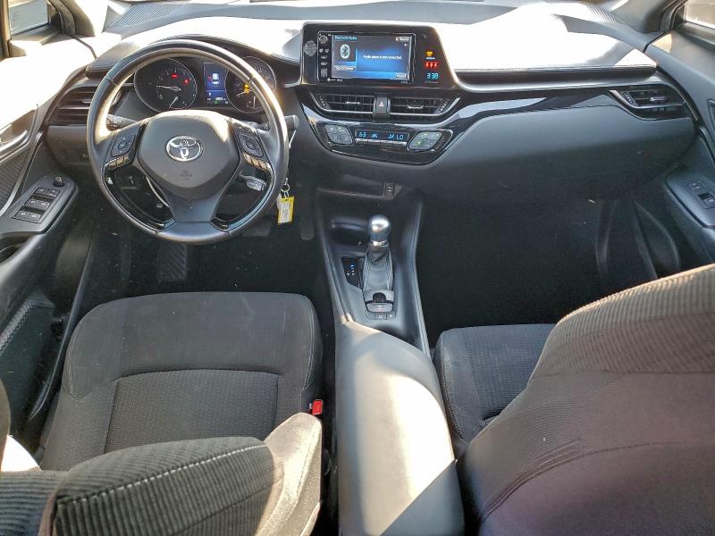 Фото 8 - TOYOTA C-HR