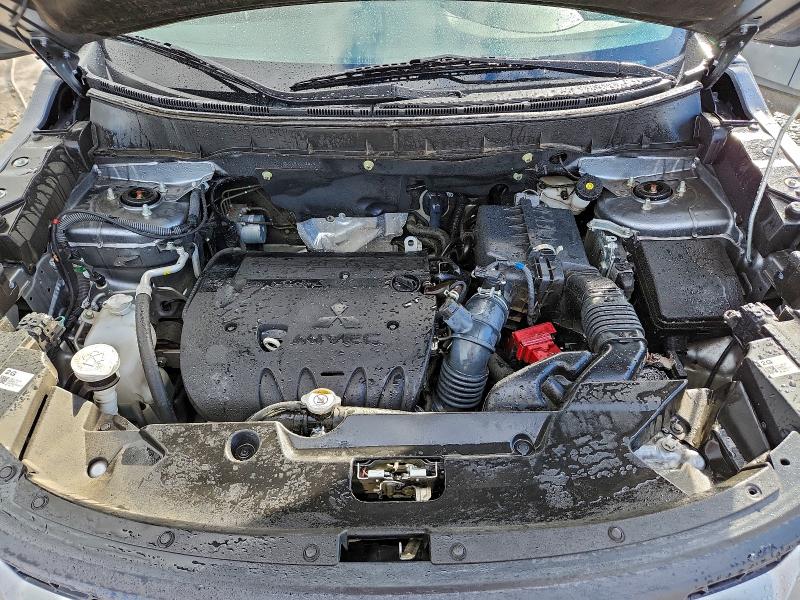 Фото 11 - MITSUBISHI OUTLANDER