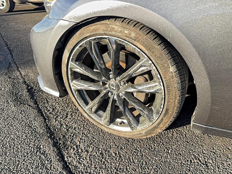 Фото 12 - LEXUS IS