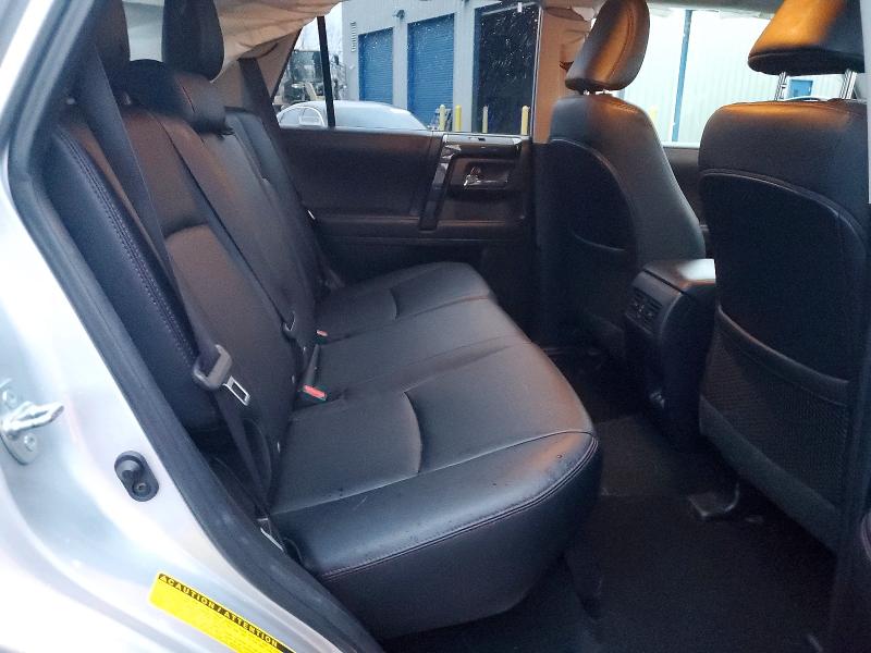 Фото 11 - TOYOTA 4RUNNER