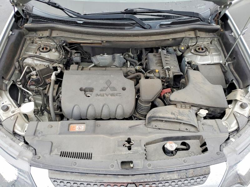 Фото 12 - MITSUBISHI OUTLANDER