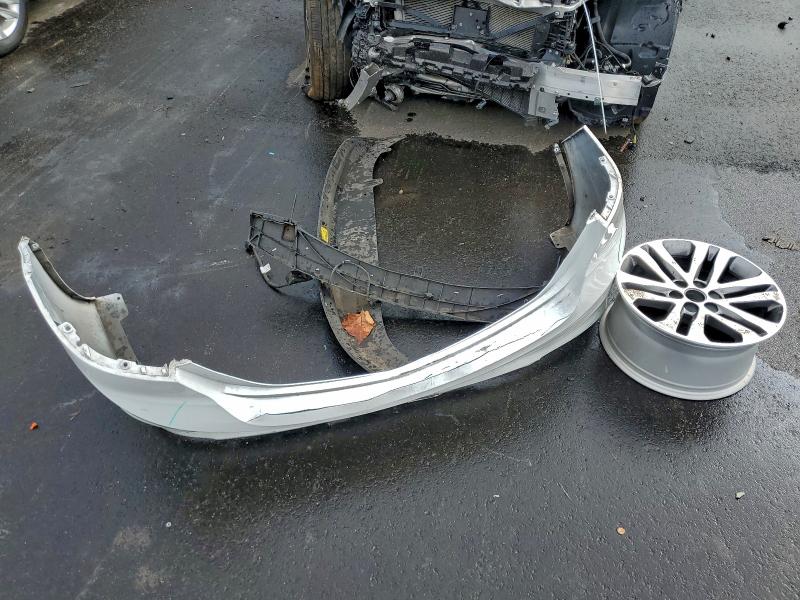 Фото 12 - HYUNDAI ELANTRA