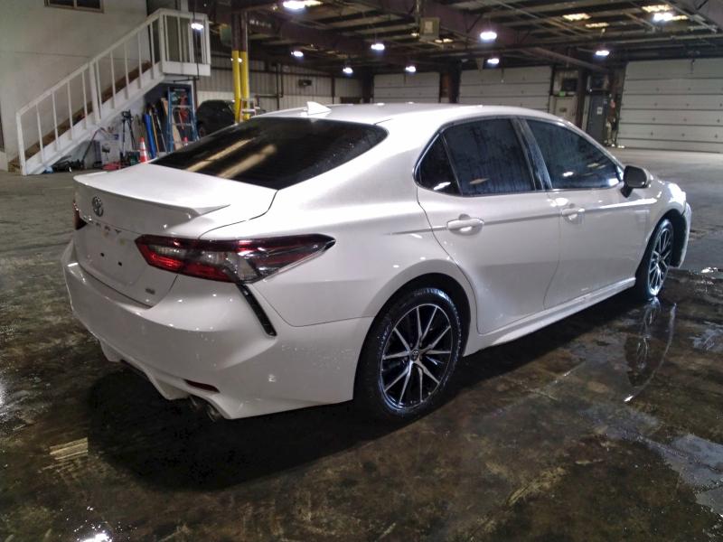 Фото 3 - TOYOTA CAMRY