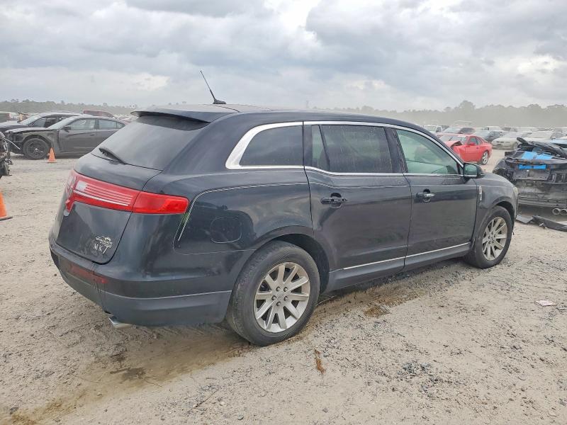 Фото 3 - LINCOLN MKT