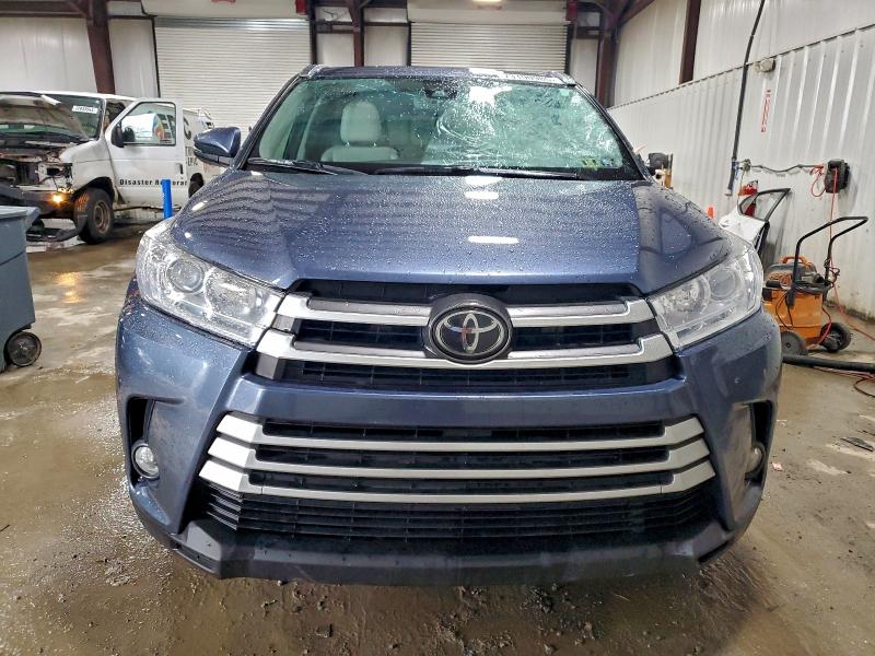 Фото 5 - TOYOTA HIGHLANDER