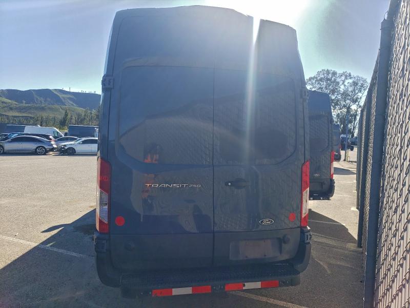 Фото 6 - FORD TRANSIT