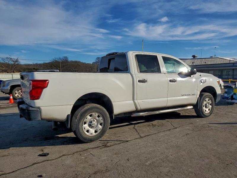 Фото 3 - NISSAN TITAN