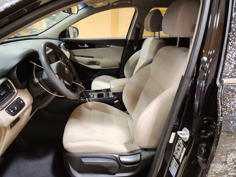 Фото 7 - KIA SORENTO