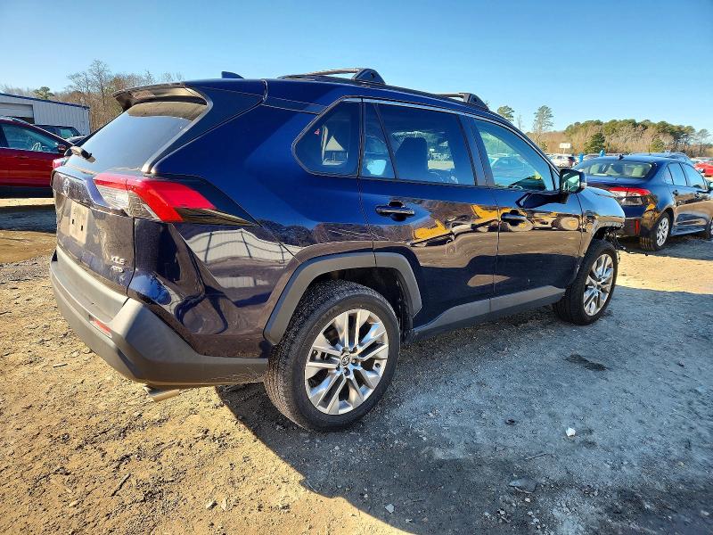 Фото 3 - TOYOTA RAV4