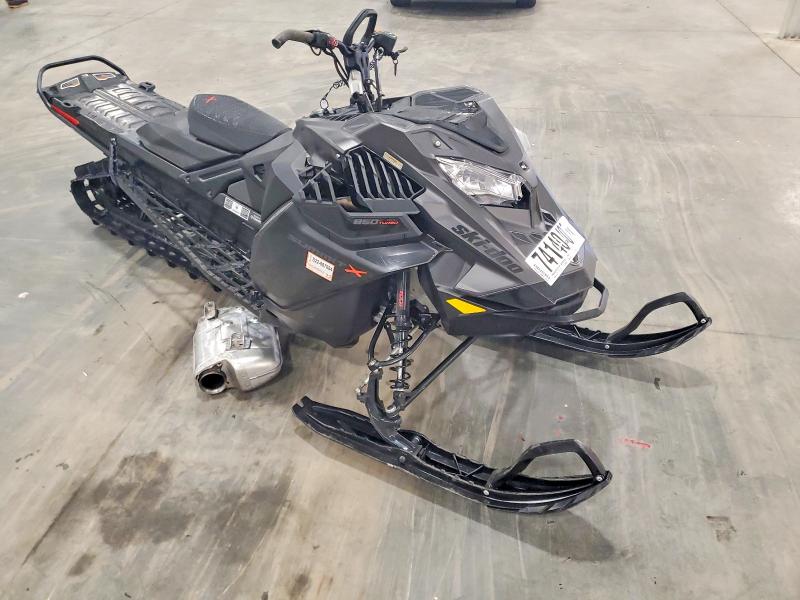 SKI-DOO SNOWMOBILE 2022