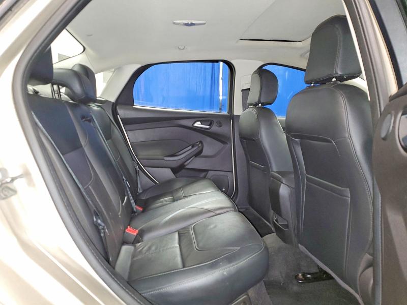 Фото 10 - FORD FOCUS