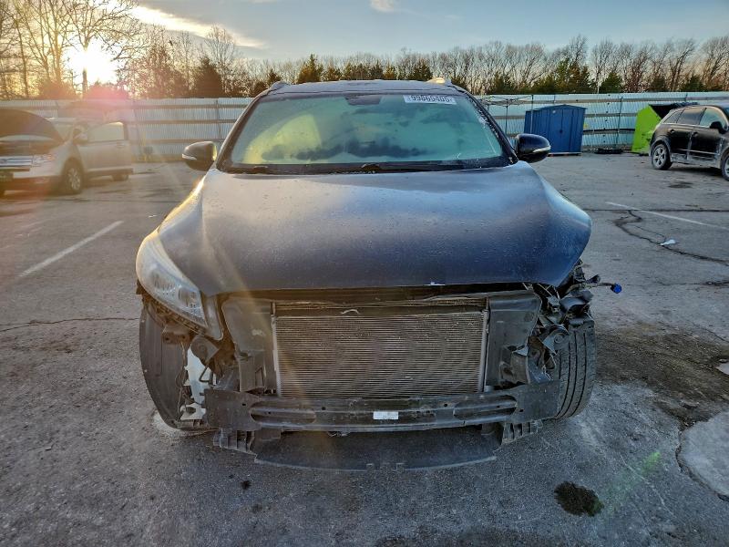 Фото 5 - KIA SORENTO