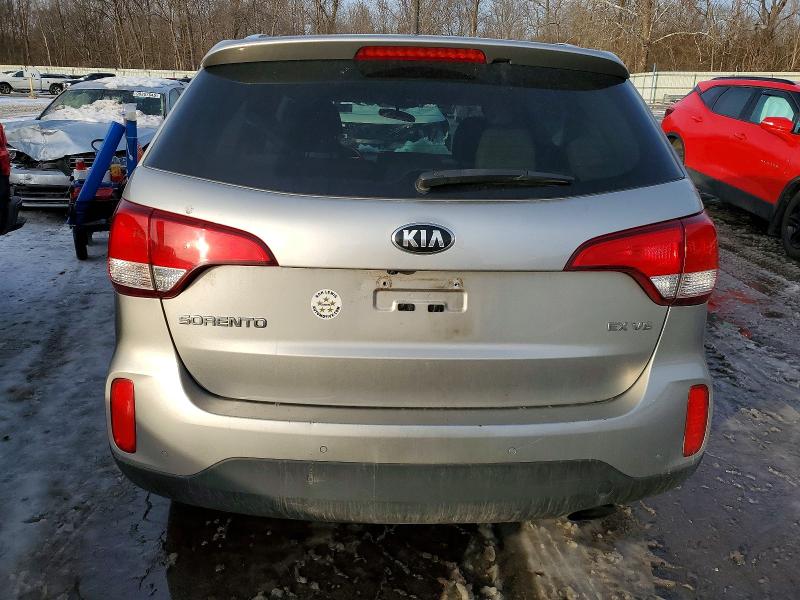 Фото 6 - KIA SORENTO