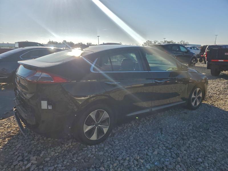 Фото 3 - HYUNDAI IONIQ