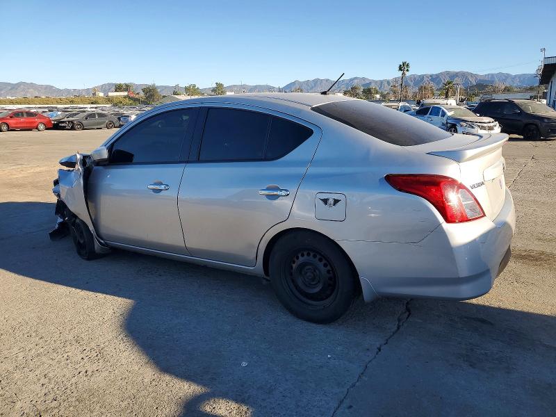 Фото 2 - NISSAN VERSA