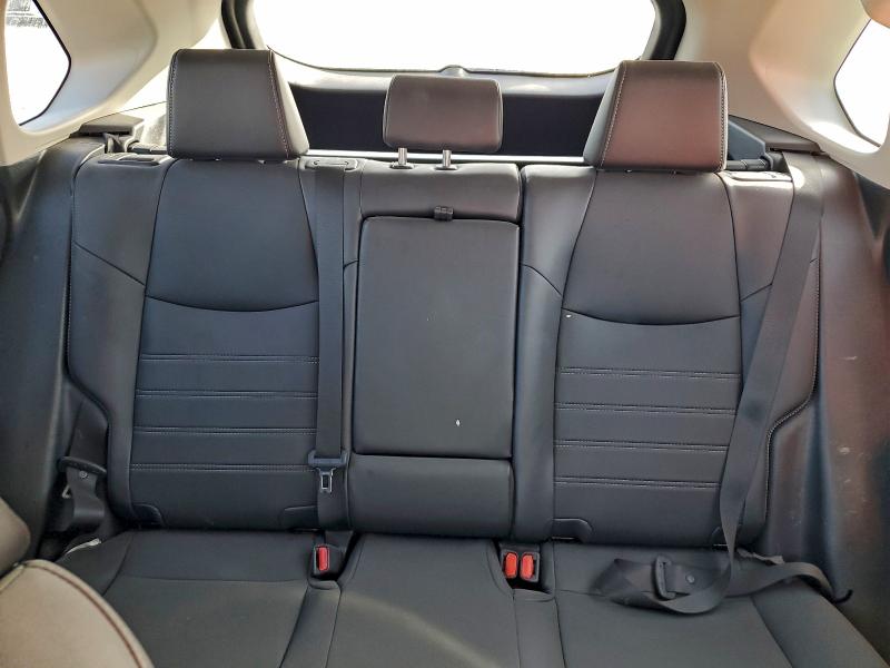 Фото 10 - TOYOTA RAV4