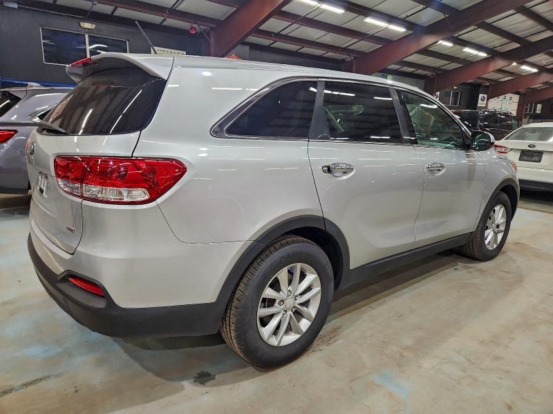 Фото 3 - KIA SORENTO