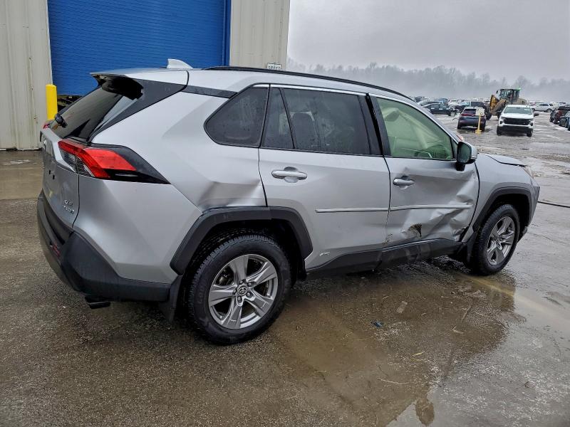 Фото 3 - TOYOTA RAV4