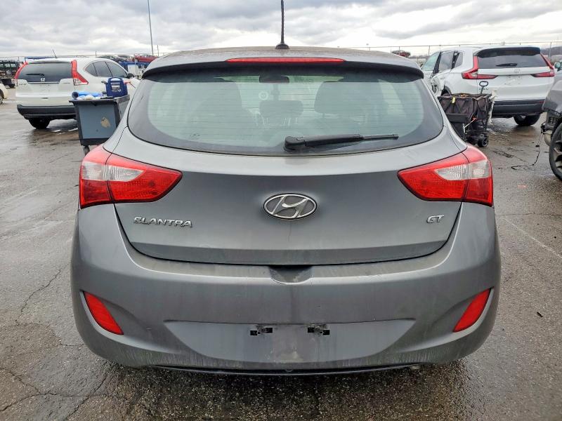 Фото 6 - HYUNDAI ELANTRA