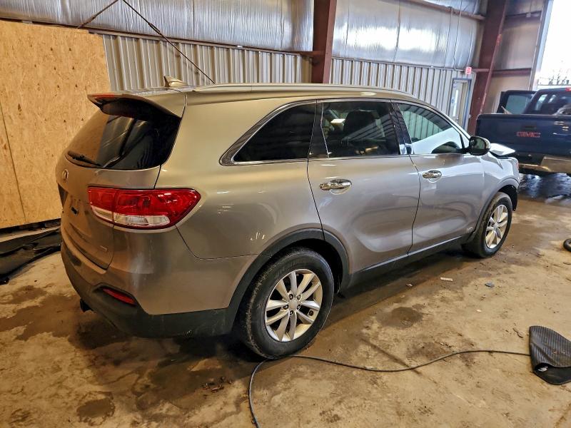 Фото 3 - KIA SORENTO