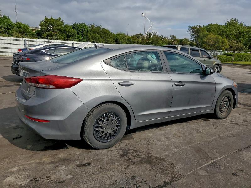 Фото 3 - HYUNDAI ELANTRA