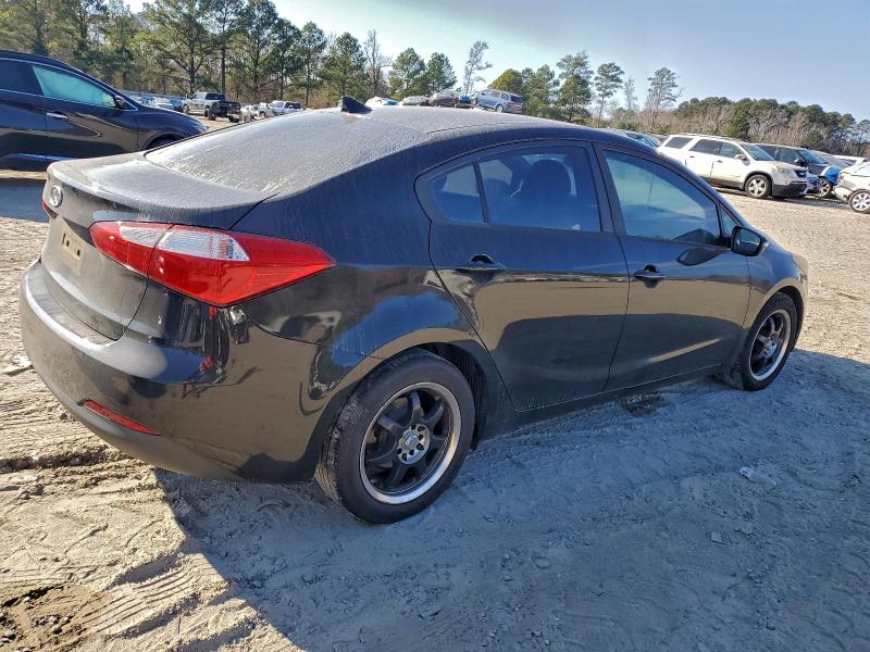 Фото 3 - KIA FORTE