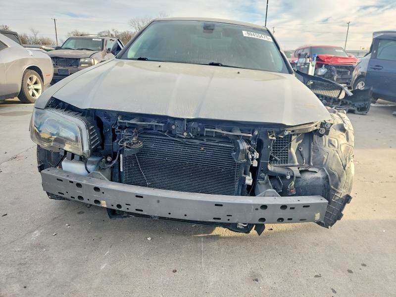 Фото 5 - CHRYSLER 300