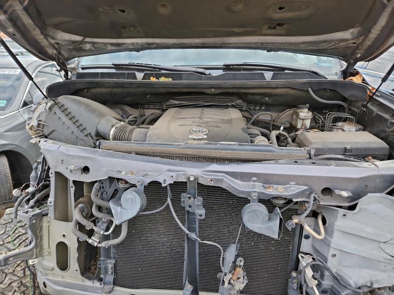 Фото 11 - TOYOTA TUNDRA