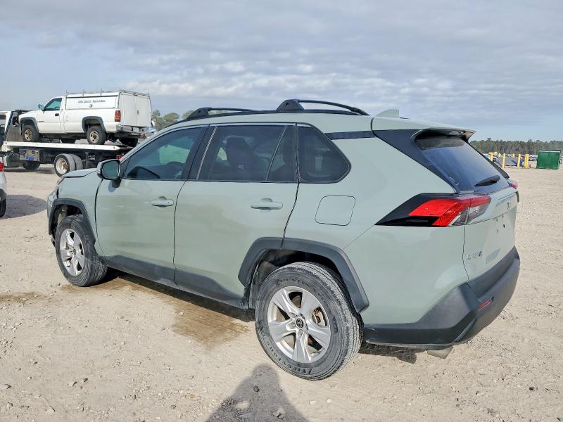 Фото 2 - TOYOTA RAV4