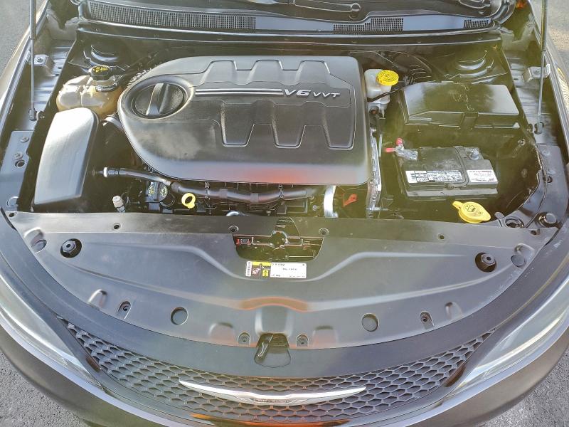 Фото 11 - CHRYSLER 200