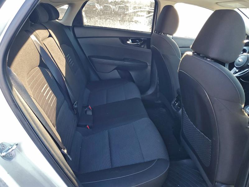 Фото 10 - KIA FORTE